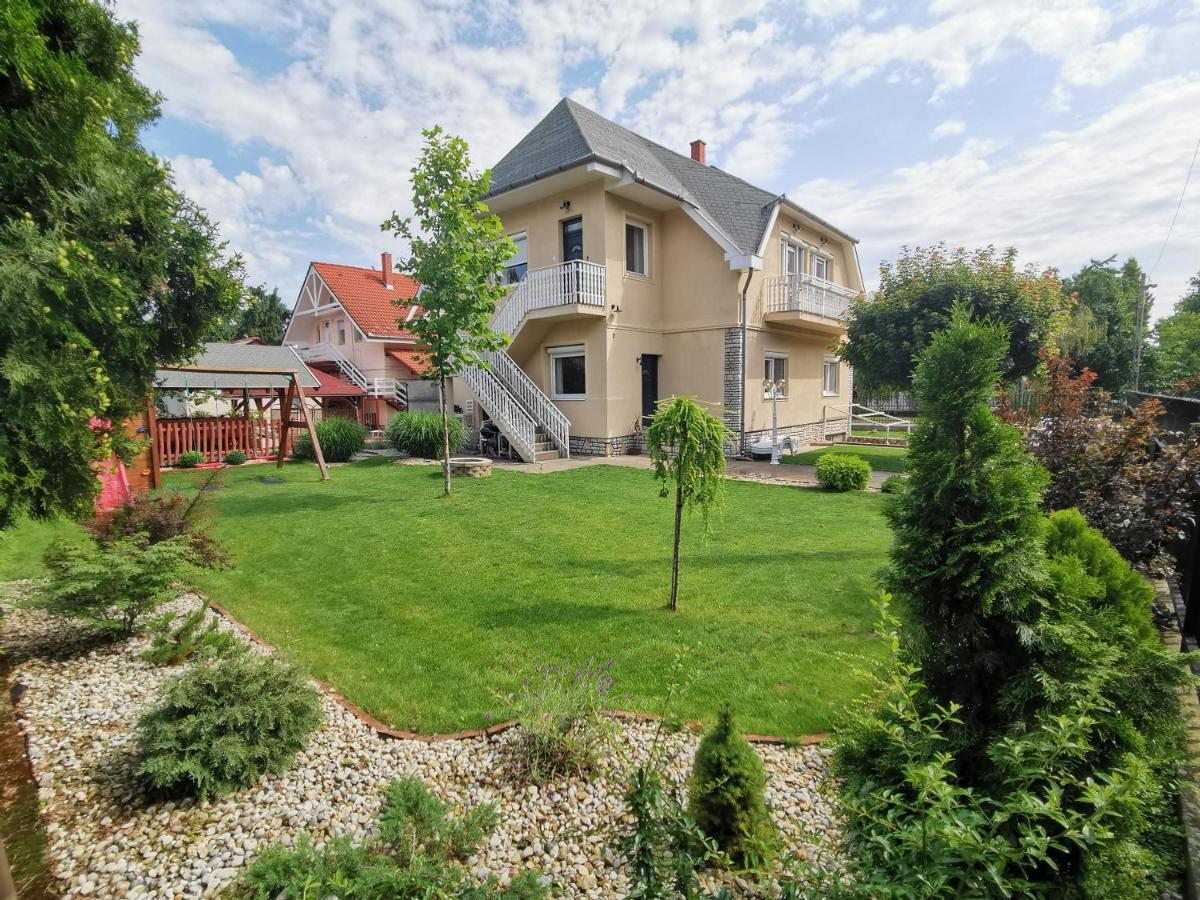 שיופוק Family Garden Apartmanhaz מראה חיצוני תמונה