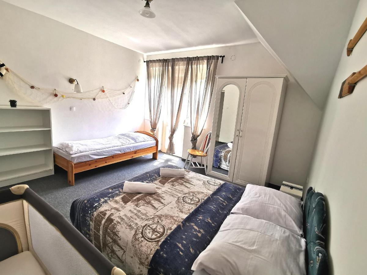 שיופוק Family Garden Apartmanhaz מראה חיצוני תמונה