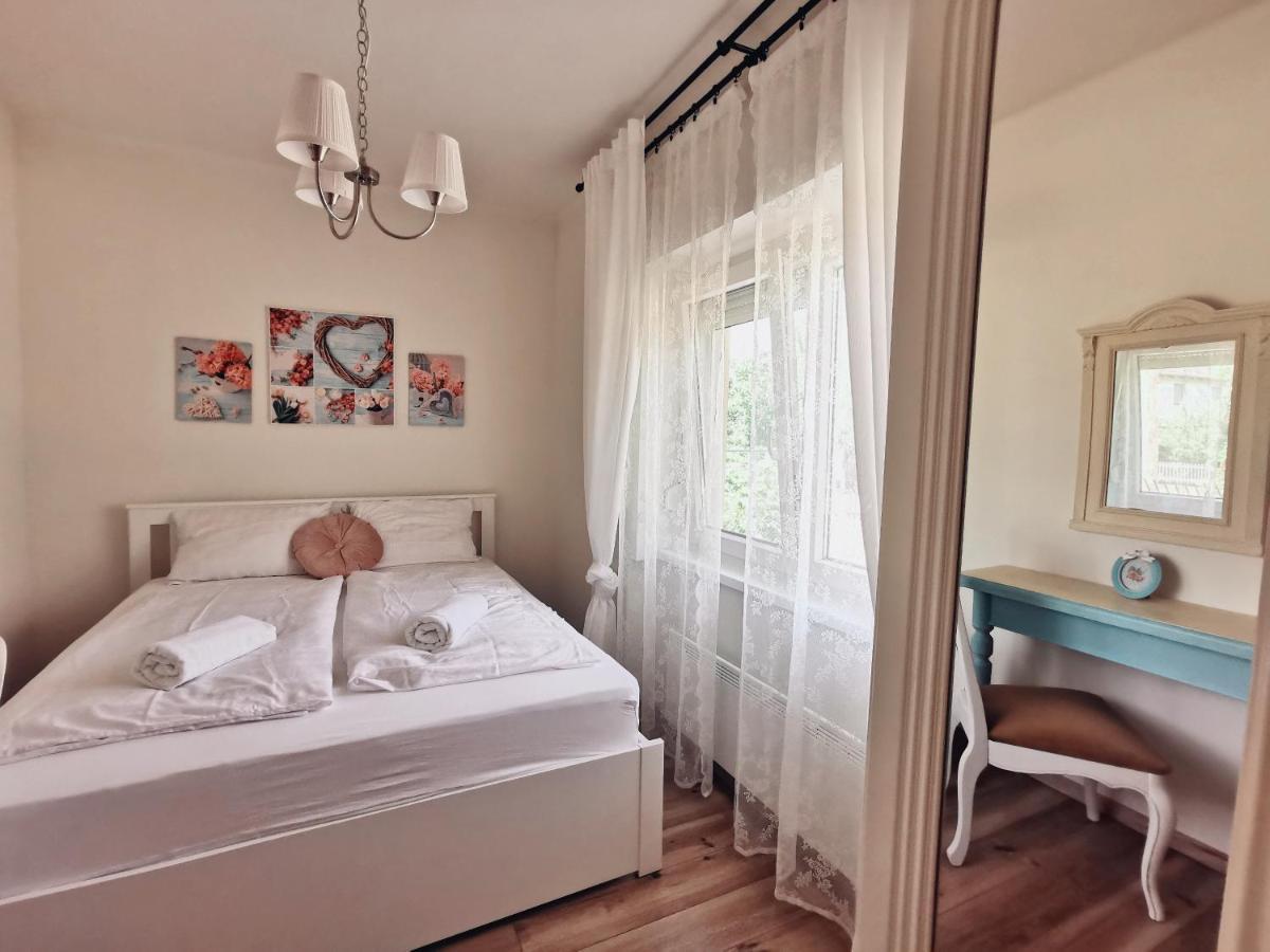 שיופוק Family Garden Apartmanhaz מראה חיצוני תמונה