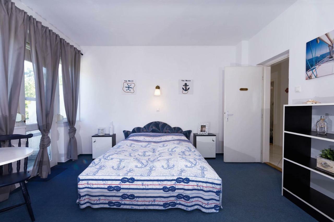 שיופוק Family Garden Apartmanhaz מראה חיצוני תמונה